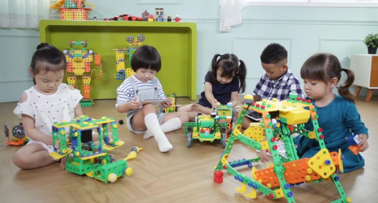幼儿用 UARO 搭建机器人